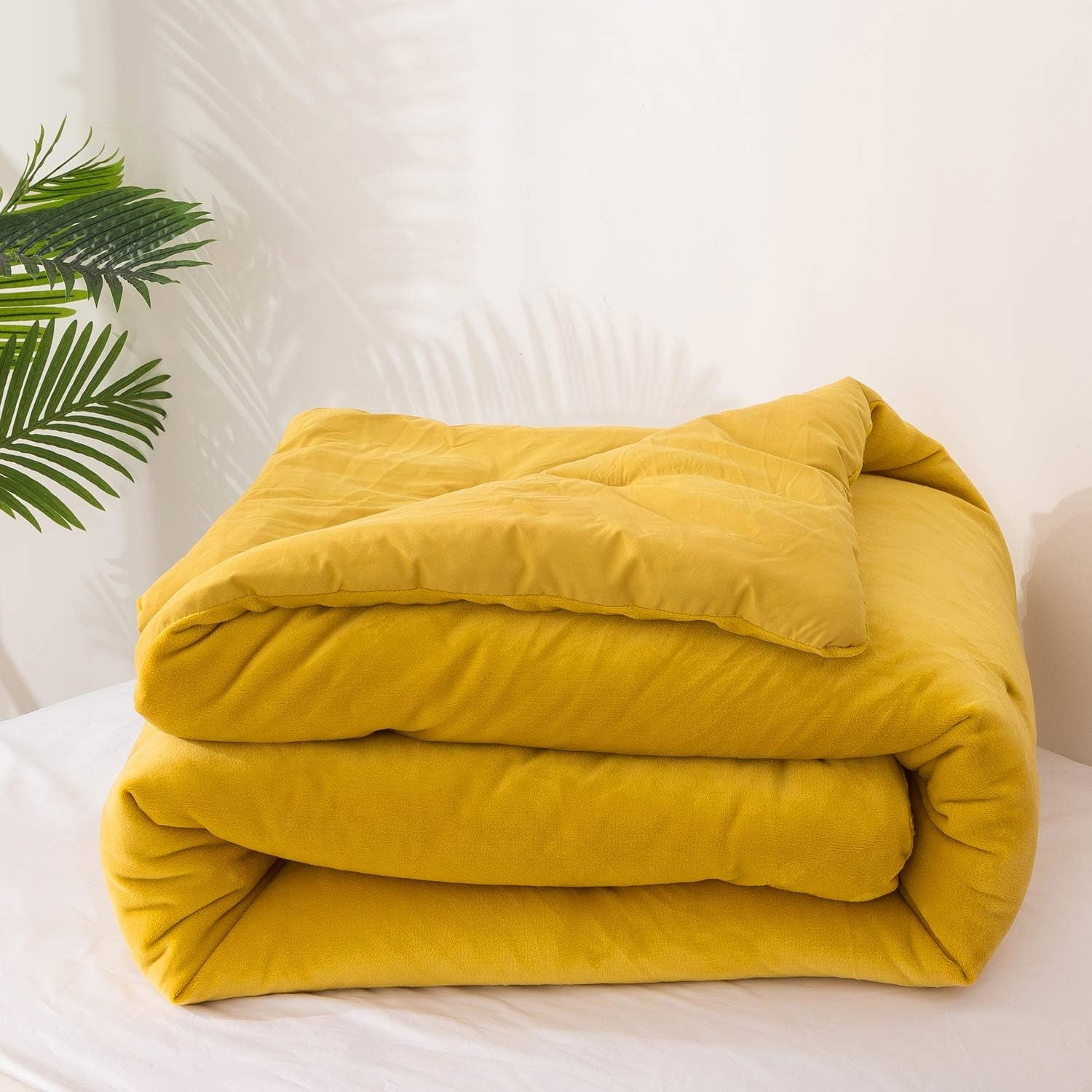 Mustard Yellow Velvet Comforter Set Queen Plush Flannel Fluffy Yellow Bedding Comforter Set Micromink Sherpa Warm Heavyweight Winter Comforter for Women Men Adults Teens